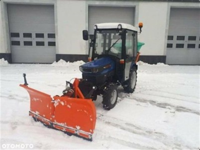 - - - Farmtrac 22 22PS Winterdienst Traktor Schneeschild Streuer NEU