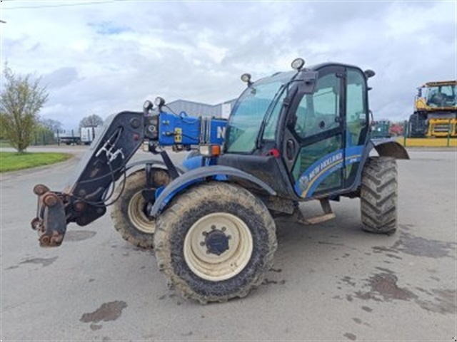 New Holland LM7.42