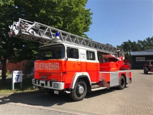 - - - FM 170 D12 F Feuerwehr Drehleiter 30 Meter