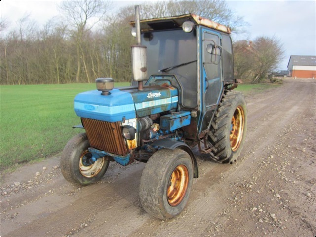Ford 4110 Narrov smalspors traktor