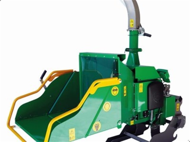 - - - 170K Holzhacker /Holzschredder mit Ketteneinzug für Traktor-Lagergerät