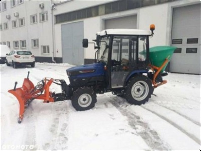 - - - Farmtrac 26 26PS Winterdienst Traktor Schneeschild Streuer NEU