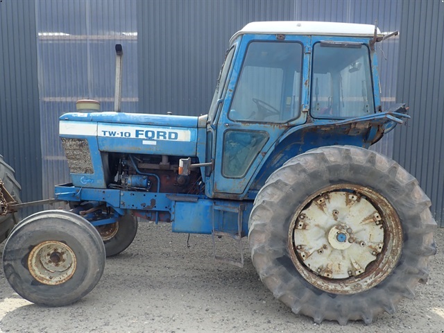 Ford TW10